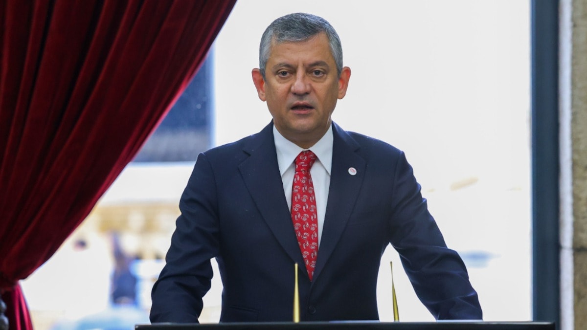 Özel'den vekillere uyarı: Esprisini bile yapmayacaksınız