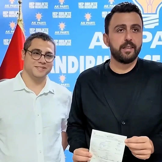 Özgür Özel AK Parti'ye katıldı: Bandırma'da rozet takıldı