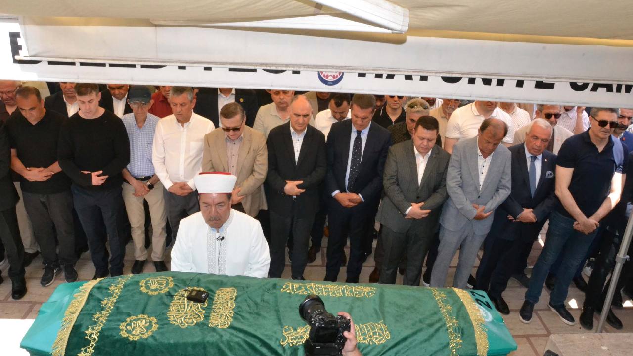 CHP lideri Özgür Özel'in amcası Necati Özel toprağa verildi