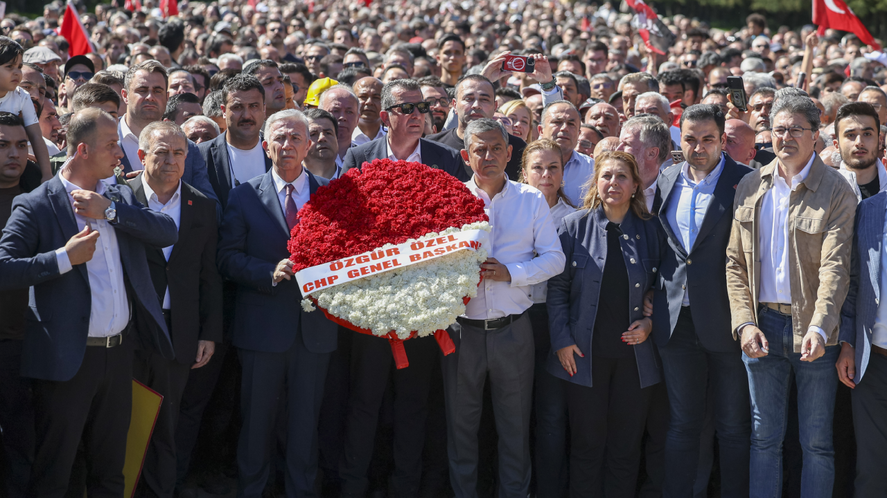 Özgür Özel’in Ankara Zaferi Dünya Basınında Yankı Buldu