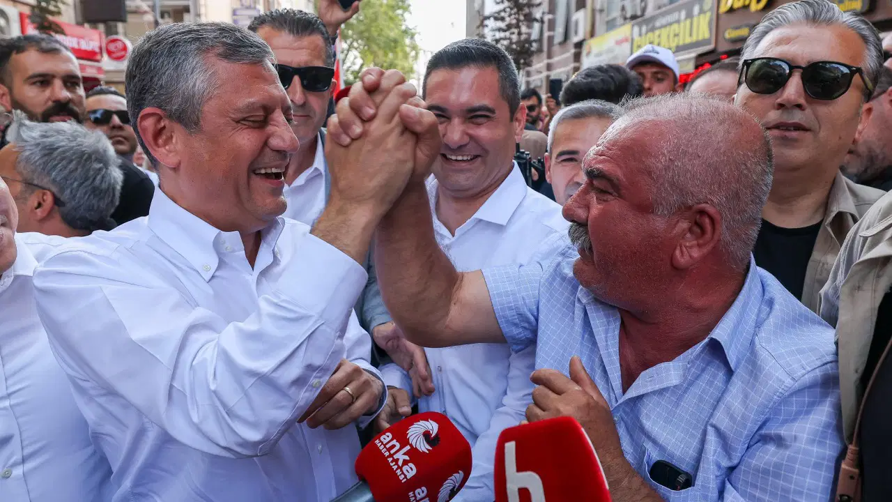 Özgür Özel'den Bağış Çağrısı: 'Milletten Başka Gücümüz Yok