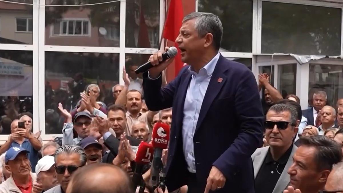 Özgür Özel’den 'Bank' çıkışı: CHP'de alkış tufanı