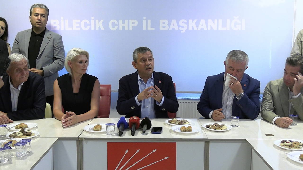 Özgür Özel'den 'çağrı heyeti' mesajı: 40 gün içinde kurultay istiyoruz