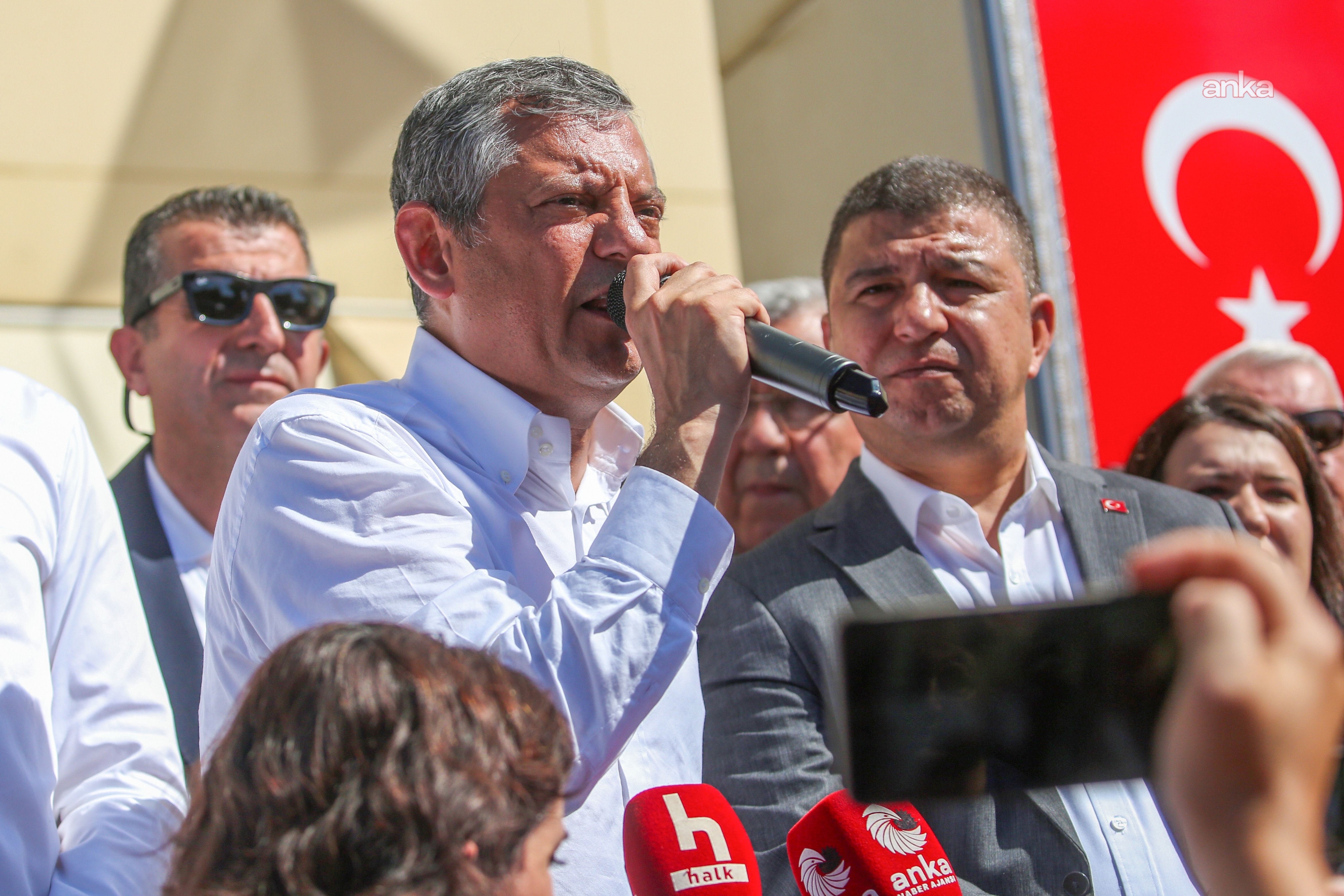 Özgür Özel'den Cemil Tugay sorusuna yanıt: Adaylık tartışması yok