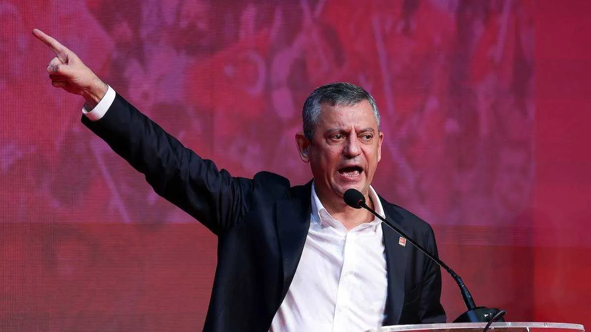 Özgür Özel'den CHP kürsüsünde istifa mesajı: Her son bir başlangıçtır
