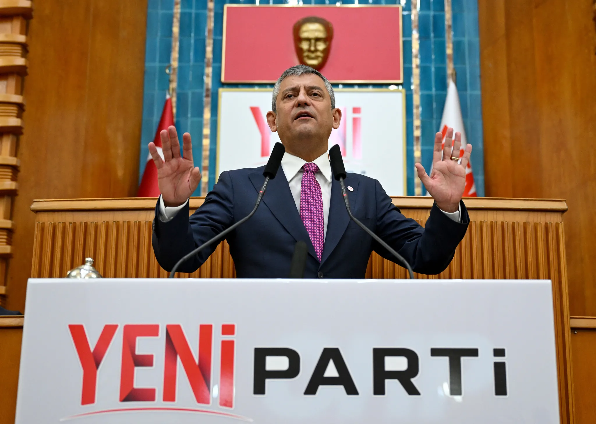 Özgür Özel CHP üyelerine odaklandı: Yeni CHP için 1.5 milyon hedef