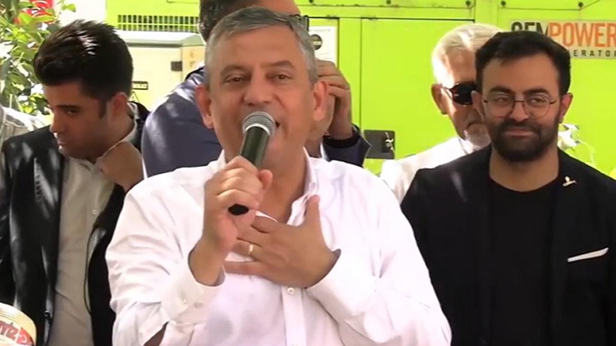 Özgür Özel Edirne'de dil sürçtü: '3 kişi İYİ Parti'ye üye olsun