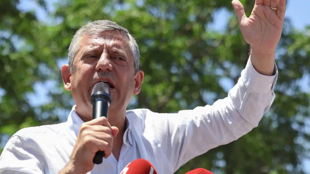 Özgür Özel'den Gaziantep'te sert mesaj: Koltuk için iktidardan vazgeçmem