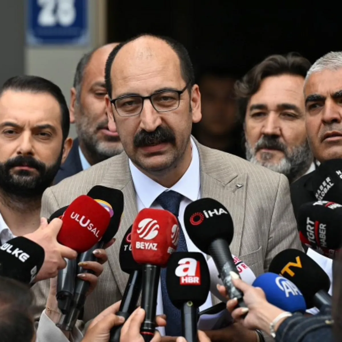 Özgür Özel'den 'İğrenç Bıyıklı' sözleri: Kılıçdaroğlu'nun danışmanı A Haber'de konuştu