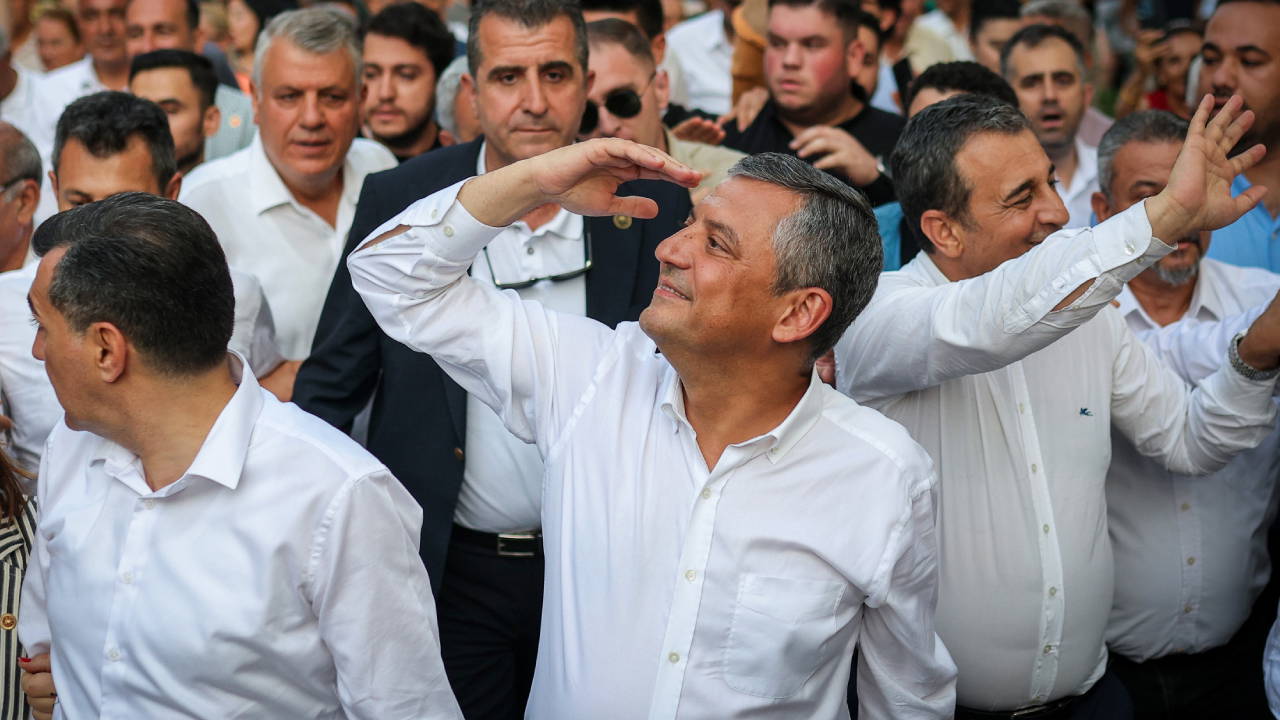 Özgür Özel'in İlk Saha Günleri: Trabzon ve Rize