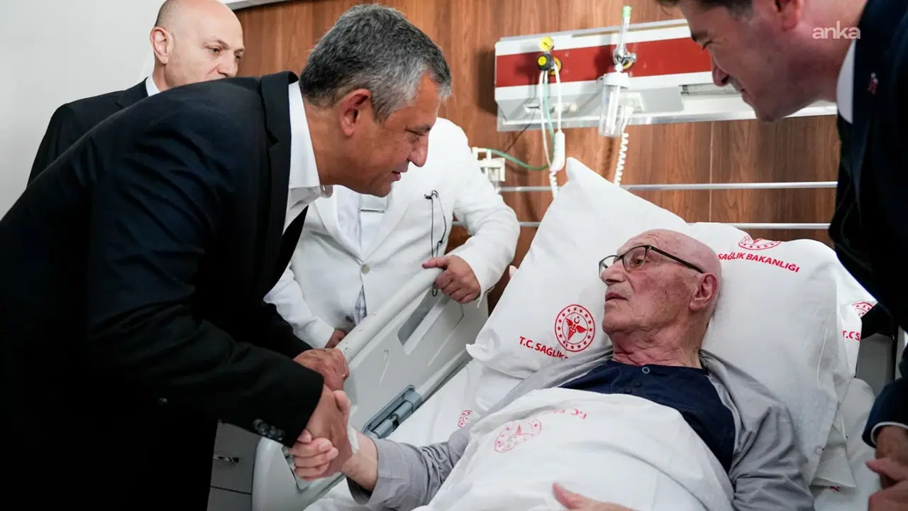 Özgür Özel'den İmamoğlu'nun kayınpederine hastane ziyareti