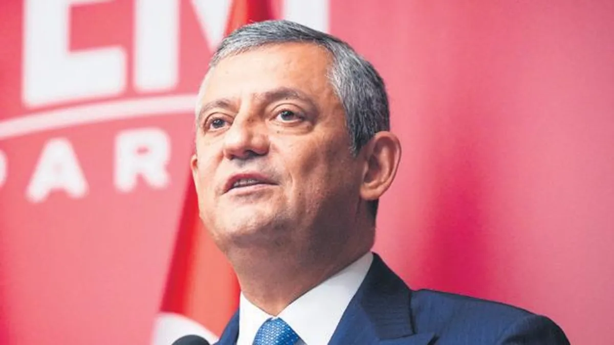 Özgür Özel'in İzmir Çıkışı Siyasi Tartışma Yarattı