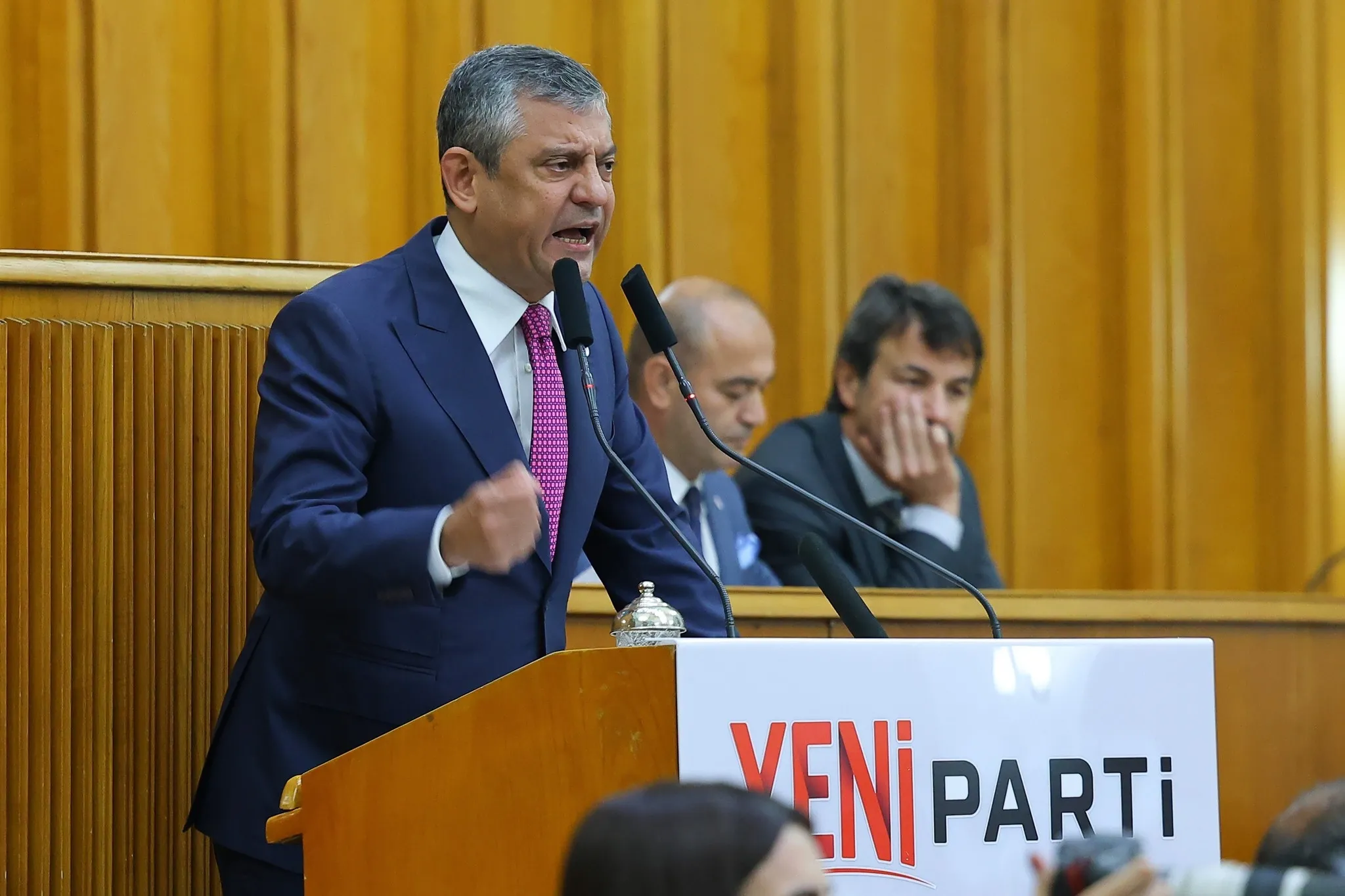 Özgür Özel'in Kefil Olduğu Belediye Başkanları Yolsuzlukta