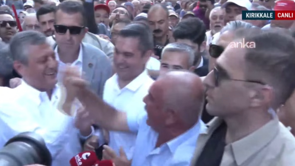 Özgür Özel, Kırıkkale’de Esnafla Buluştu: Yoğun İlgi