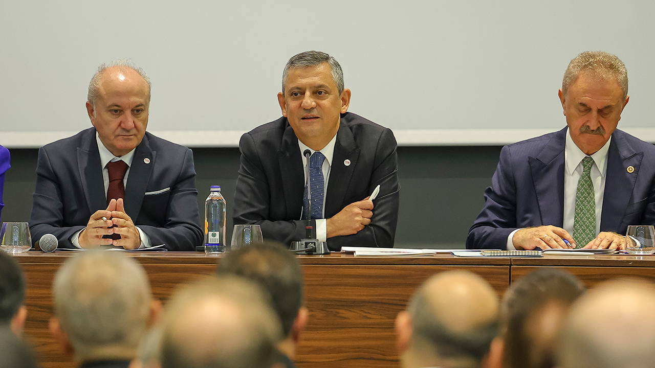 Özgür Özel Kocaeli'nde Sanayicilerle Buluştu