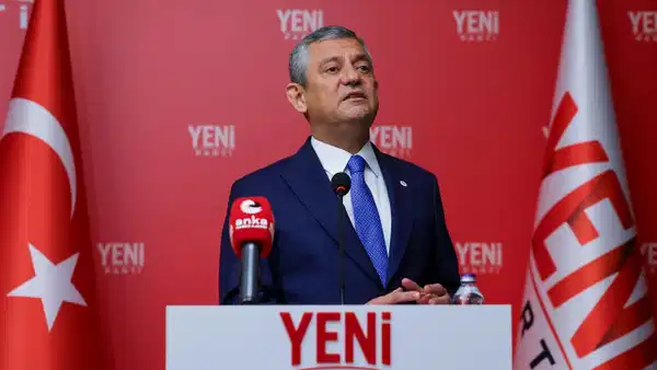 Özgür Özel Mersin'de: Tutuklu Başkanları Ziyaret Edecek