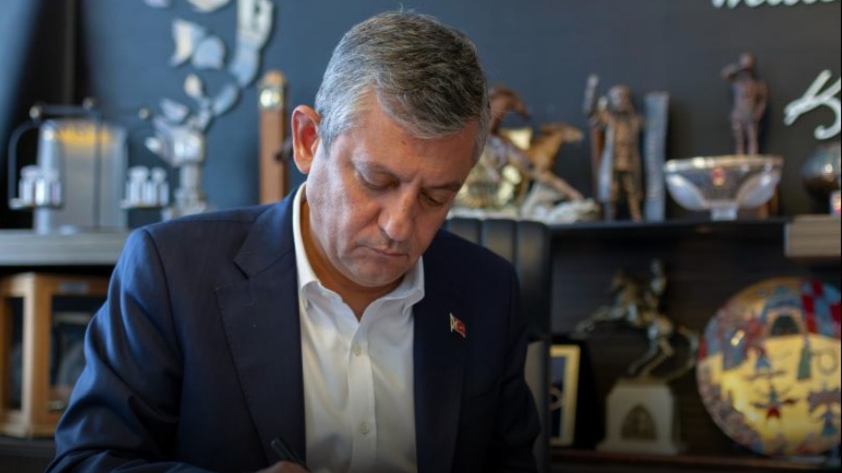 Özgür Özel'in Pişmanlığı: 'Ellerim Kırılsaydı da O Adayı Göstermeseydim