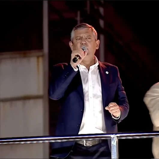 Özgür Özel'den 'sokak' çağrısı: Evde oturma günü değil