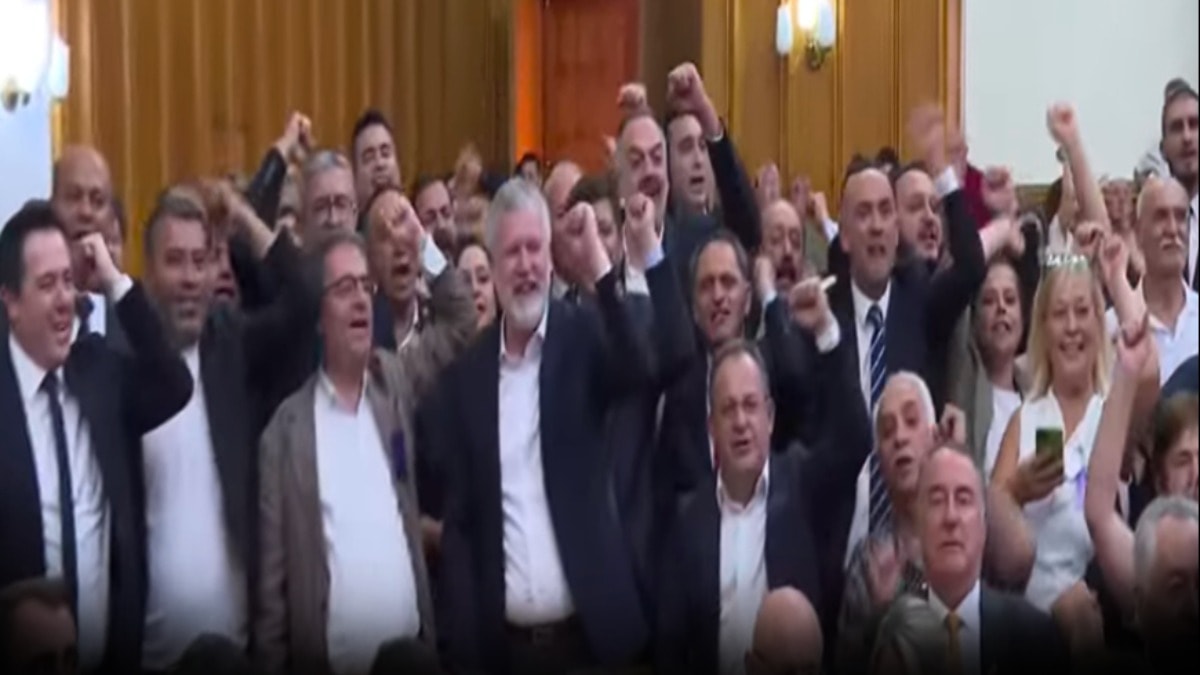 Özgür Özel'in son grup konuşması: CHP'de tarihi veda