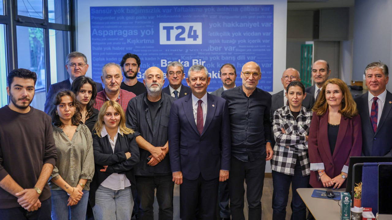 Özgür Özel, erişim engeli getirilen T24'e dayanışma ziyaretinde bulundu