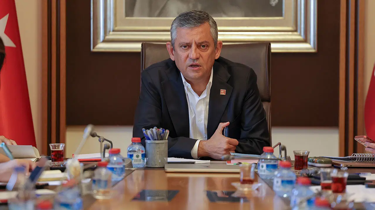 Özgür Özel TBMM'de MYK Toplantısına Başkanlık Etti
