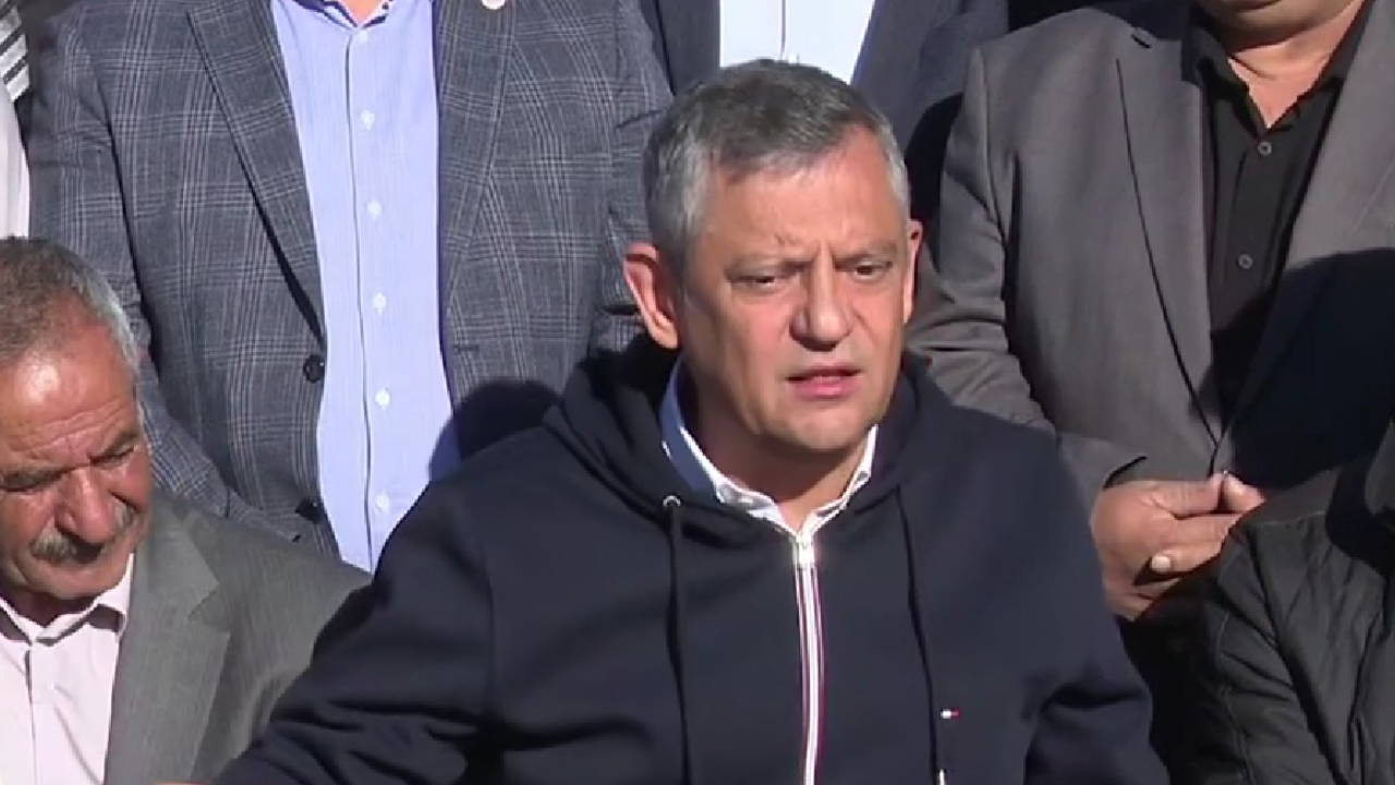 Özgür Özel'den Turgutlu'daki saldırıda yaralanan öğrencilere geçmiş olsun telefonu