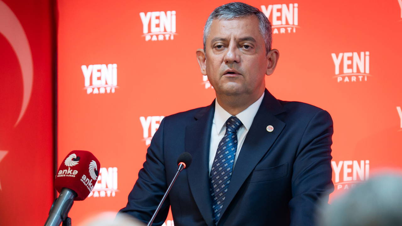 Özgür Özel'den Üsküdar Mitingi Çağrısı: 'Yarını İşaret Etti
