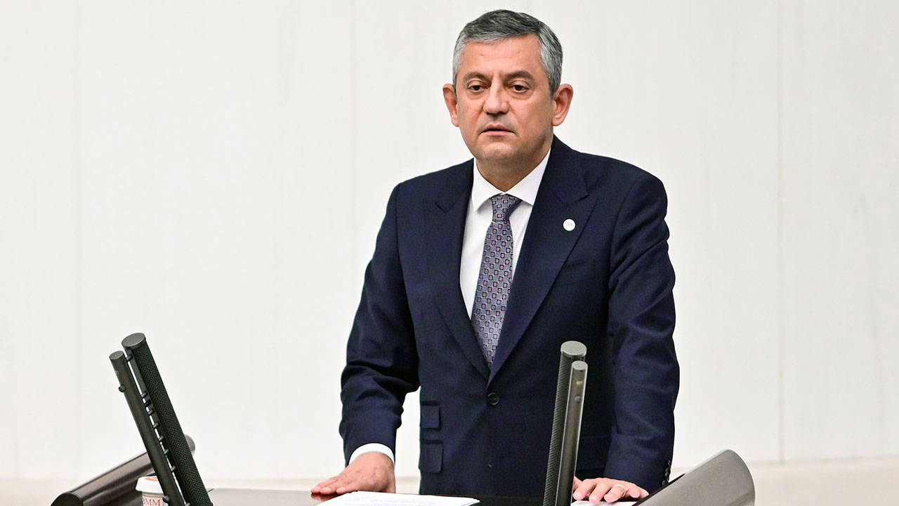 Özgür Özel'den vekillere 'en az 35 evet' mesajı