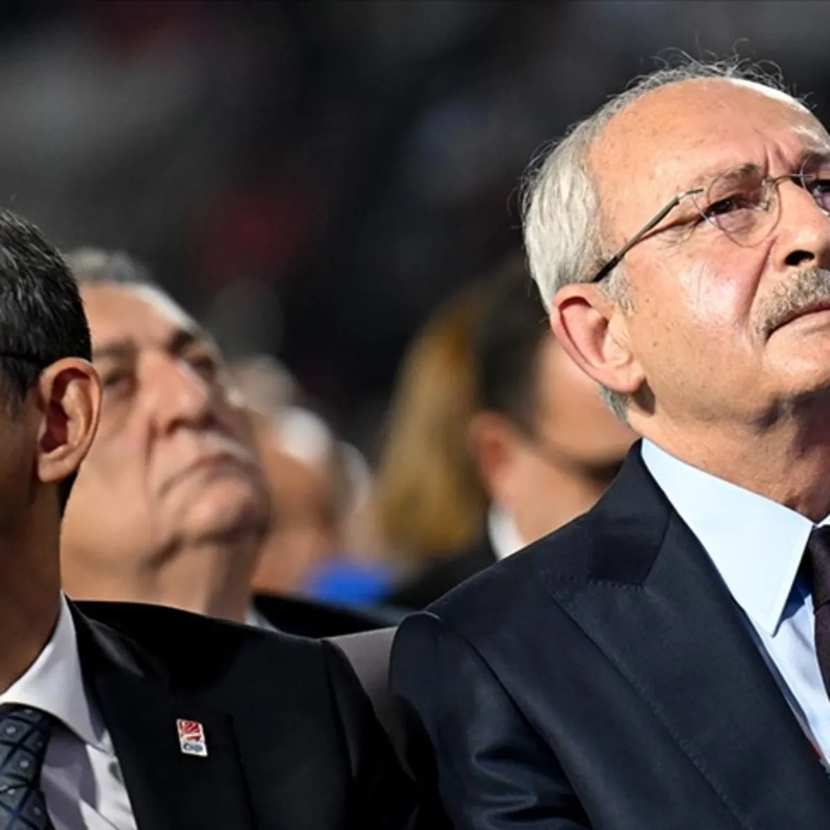 Özgür Özel'in 'yeni parti' çıkışı: Siyaset kulisleri hareketlendi