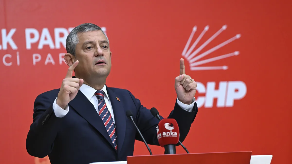 Özgür Özel'den 'Hazır Parti' İtirafı: CHP'de Bölünme Kapıda