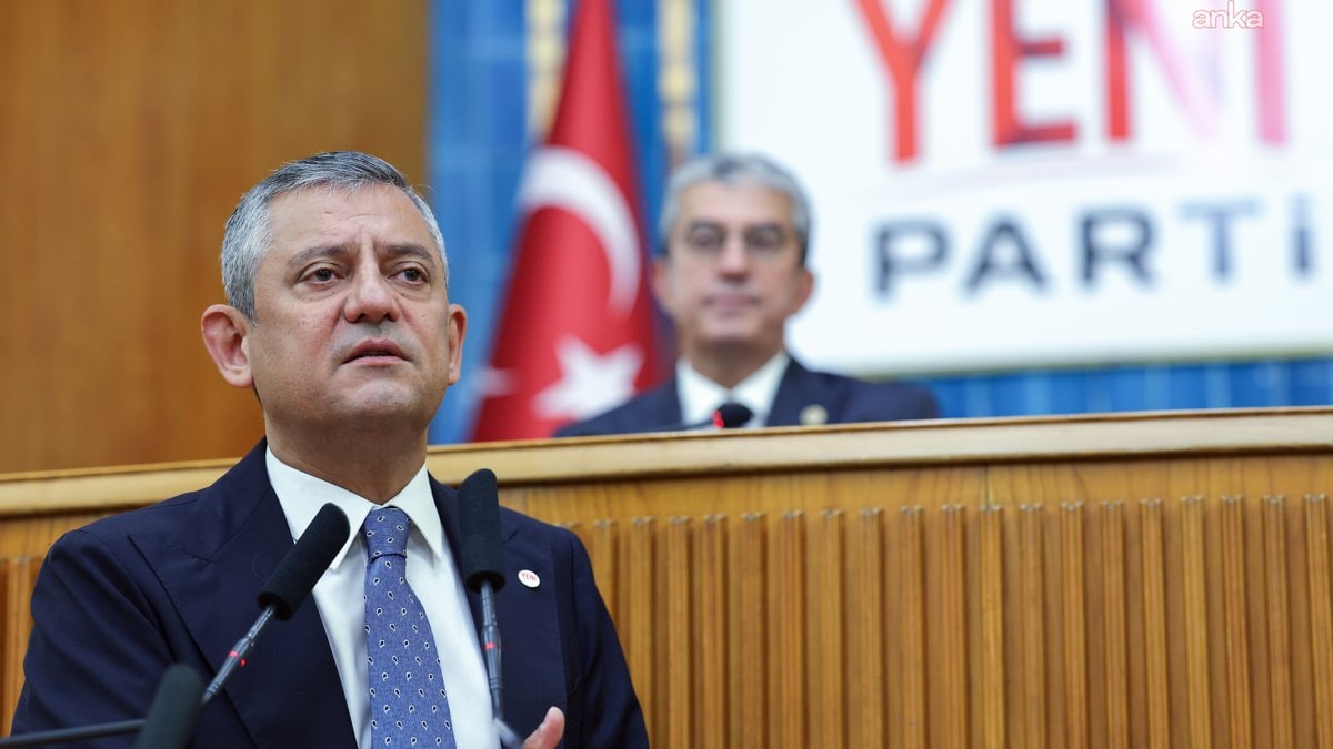 Özgür Özel'den Le Monde'a Çarpıcı Makale: Türkiye'nin Demokratik Geleceği