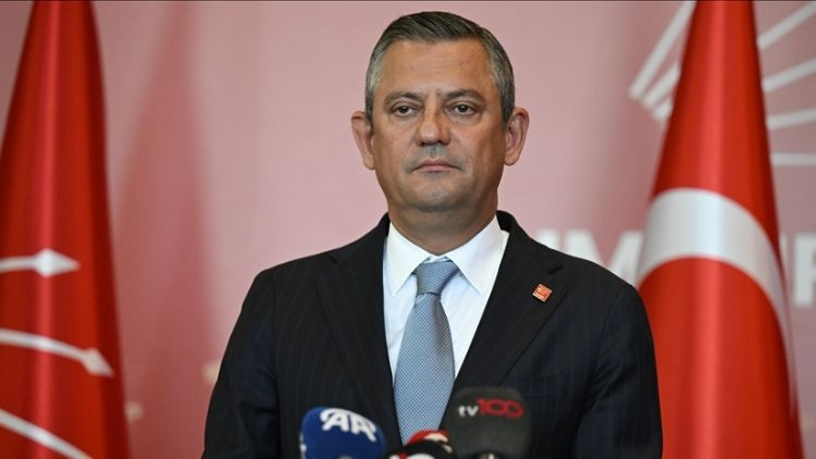 Özgür Özel'den yeni sinyal: 'Yeni bir yürüyüşün içindeyiz