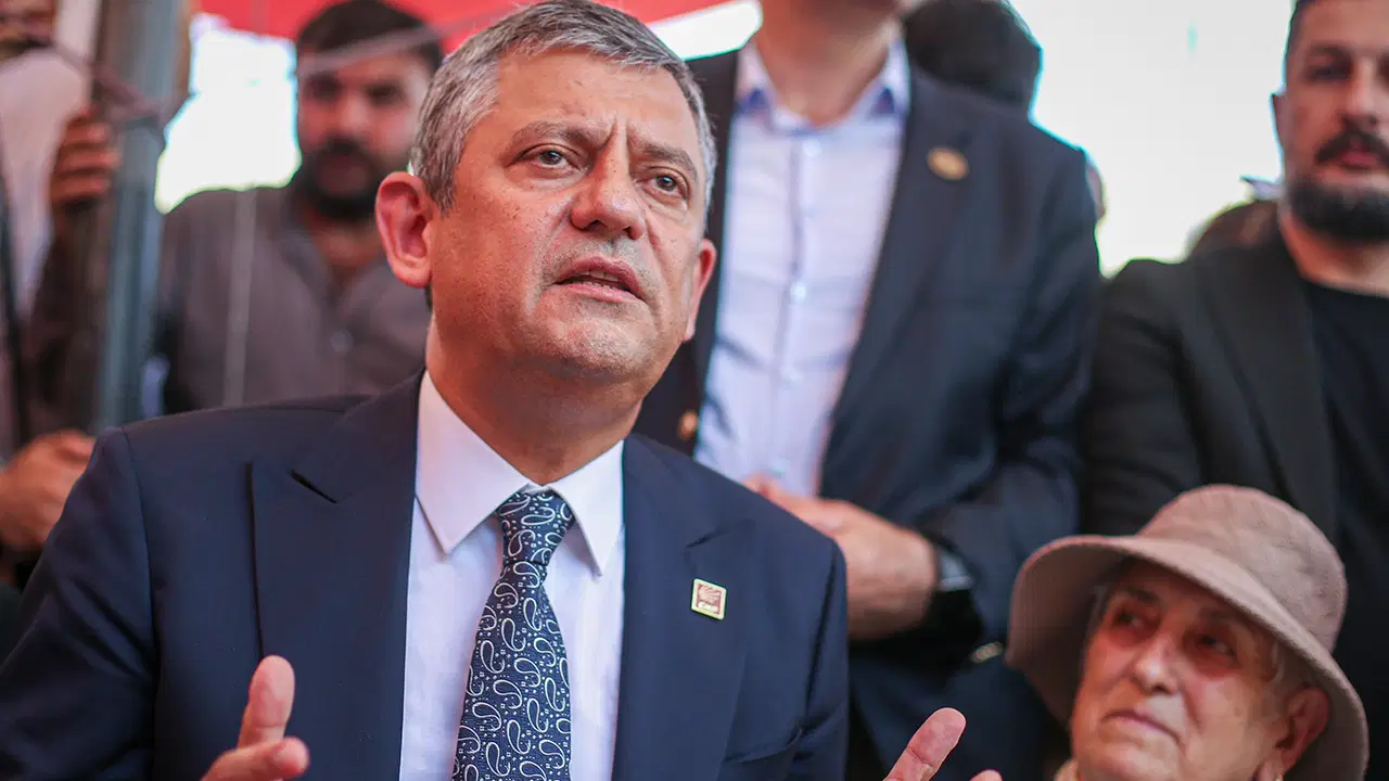 Özgür Özel'den YKS Öncesi Öğrencilere Moral Mesajı