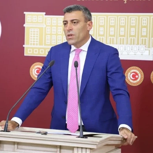 Öztürk Yılmaz'dan Özgür Özel'e sert sözler: Geleceksin adam gibi çözeceğiz