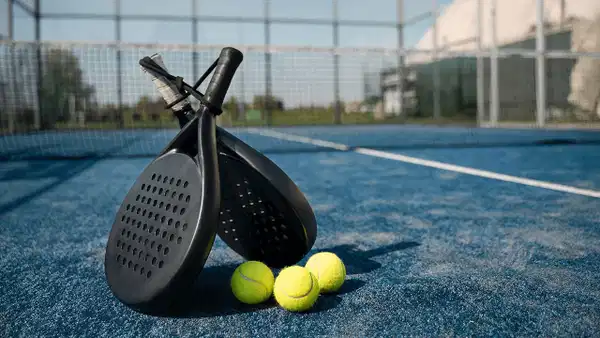 Padel Türkiye'de Yükselişe Geçti: Yeni Raket Sporu Kortları Dolduruyor