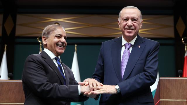 Pakistan Başbakanı Şahbaz Şerif Türkiye'ye geliyor: Ticari ilişkiler yeni döneme giriyor