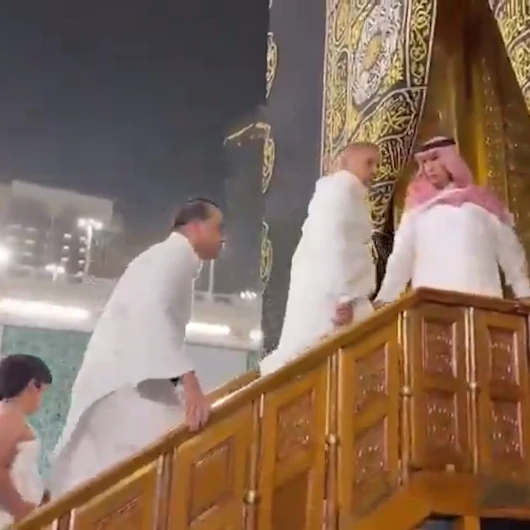 Pakistan Başbakanı Şahbaz Şerif ve heyeti Umre için Kabe'de