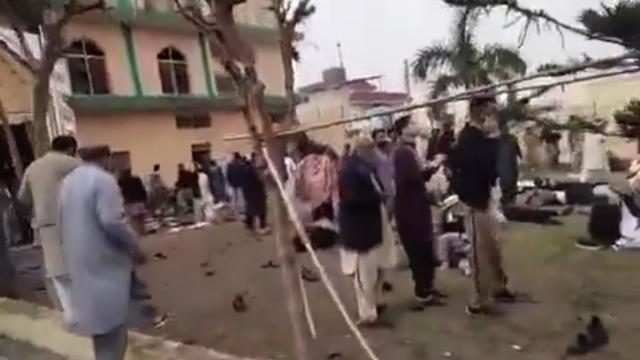 Pakistan'da Cami Yakınındaki Patlamalarda Ölü Sayısı 23'e Yükseldi