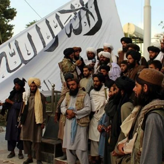 Pakistan'da İmran Han'ın Partisine Taliban Suçlaması ve OHAL
