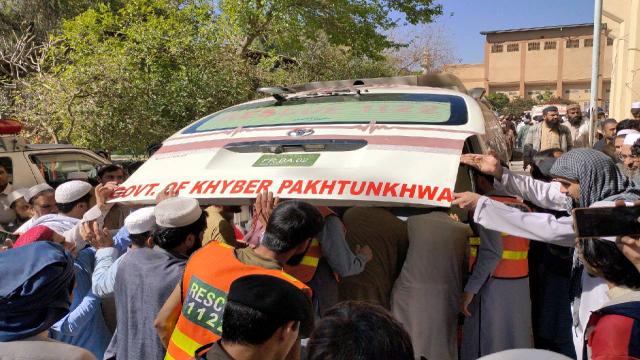 Pakistan'da Otobüs Uçuruma Yuvarlandı: 40 Ölü, 8 Yaralı