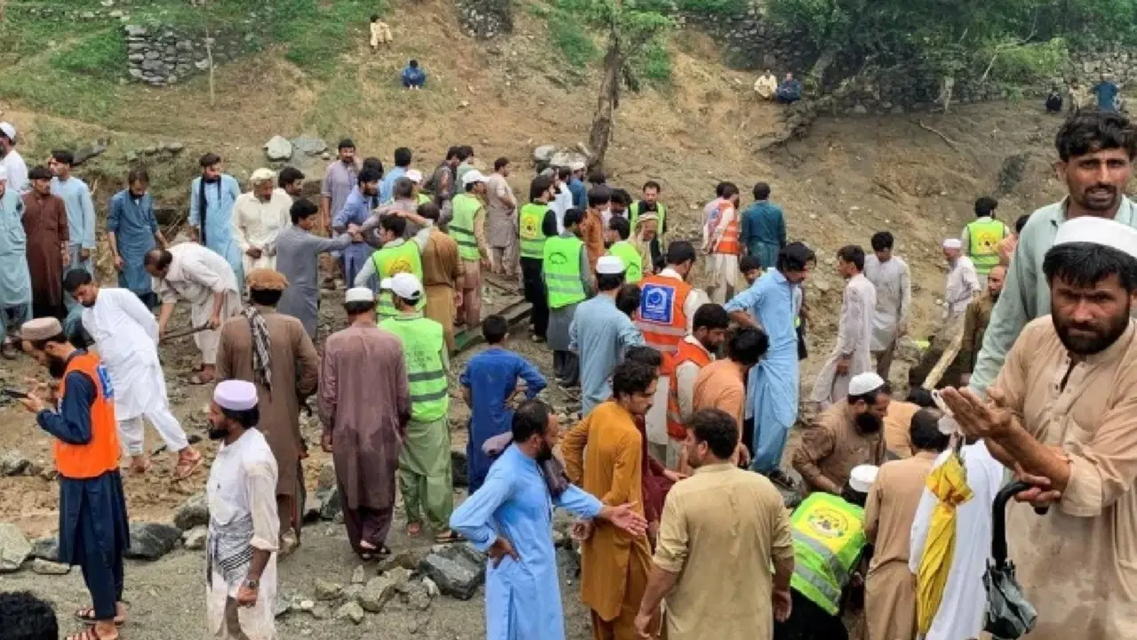 Pakistan'da şiddetli sağanak: 7 ölü, 33 yaralı