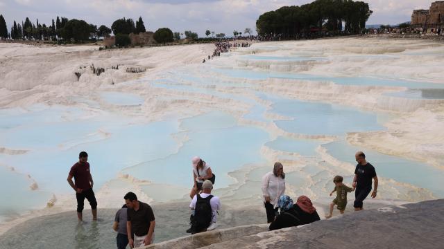 Pamukkale'de bayram rekoru: 21 bin 192 ziyaretçi