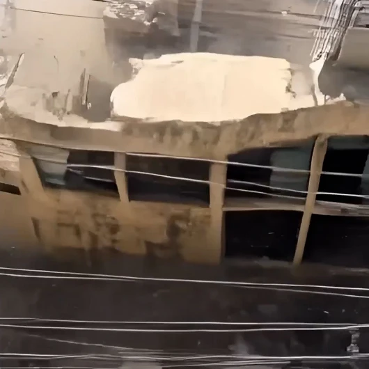 Panama'da 7,7'lik Deprem: Pasifik'te Tsunami Alarmı