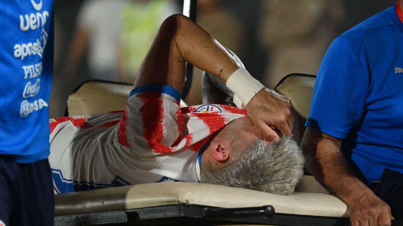 Paraguay'da sakatlık şoku: Yıldız oyuncu gözyaşlarıyla sahayı terk etti