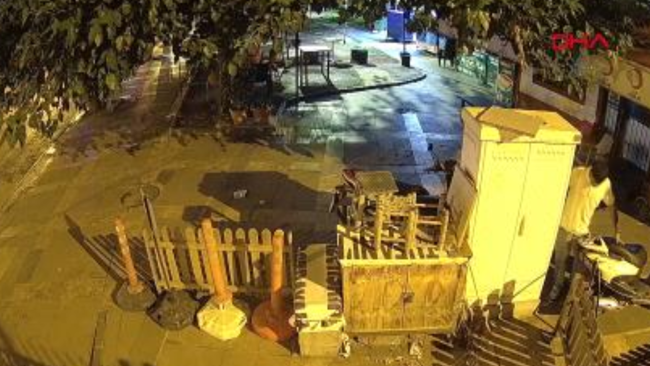 Parktan Motosiklet Çaldı, Eve Gitmek İçin Kullandı