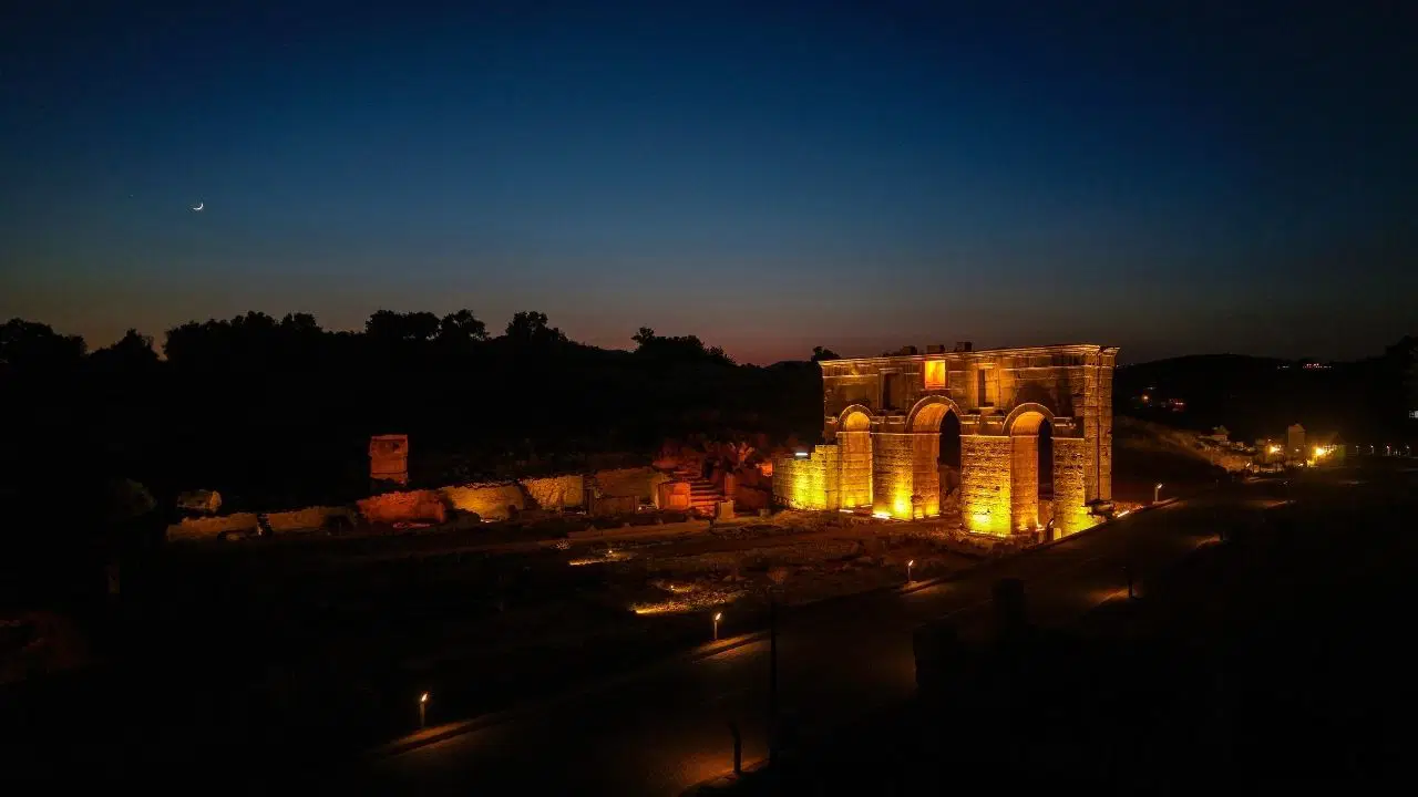 Patara Antik Kenti'nde gece müzeciliği başladı: Tarih ışıl ışıl