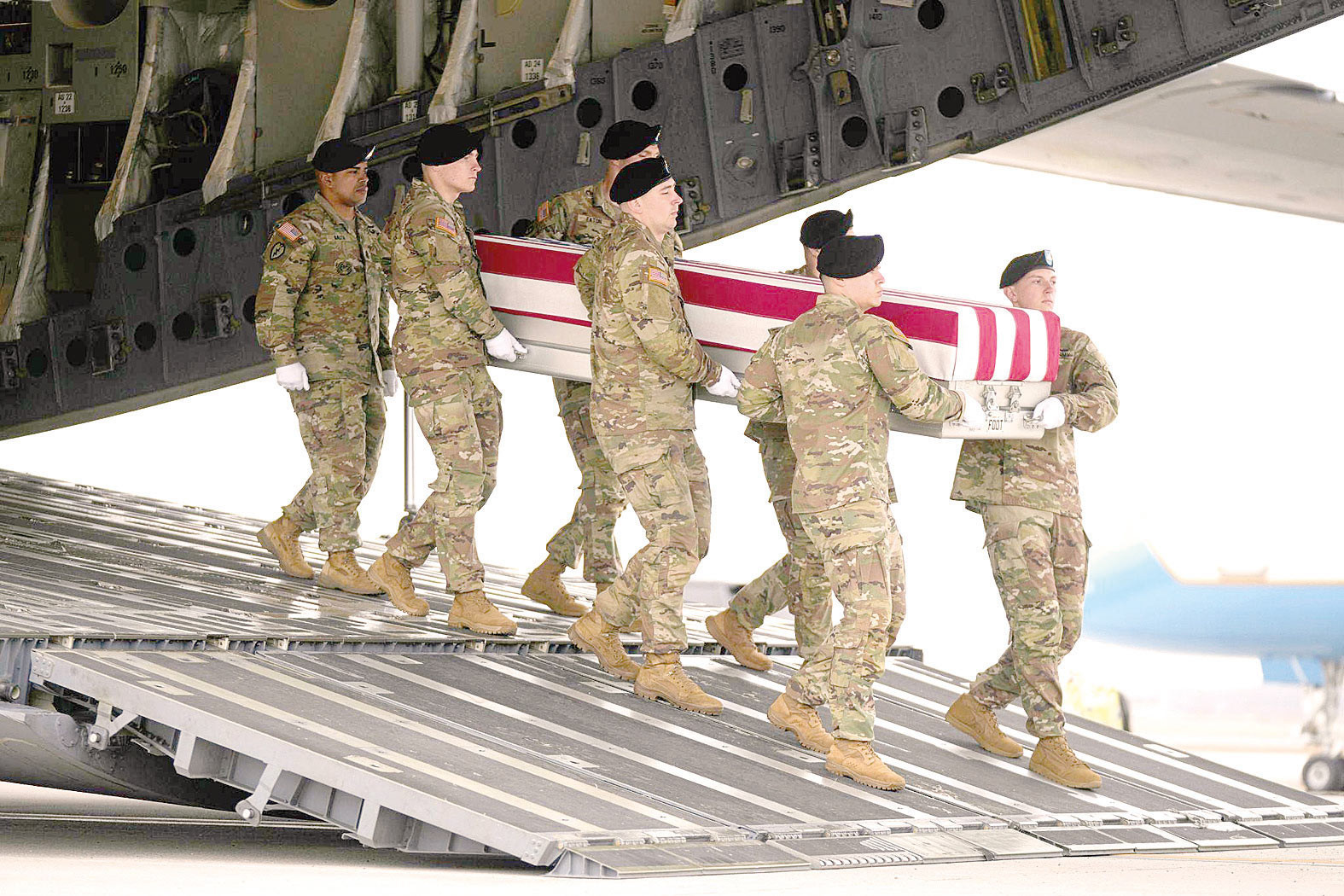 Pentagon'dan 100 yaralı itirafı: ABD'nin İran hesapları tutmuyor
