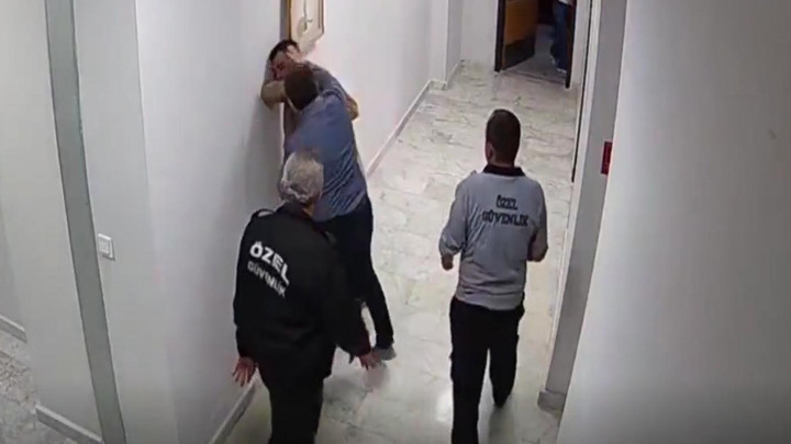 Personeli darbeden hastane müdürü açığa alındı