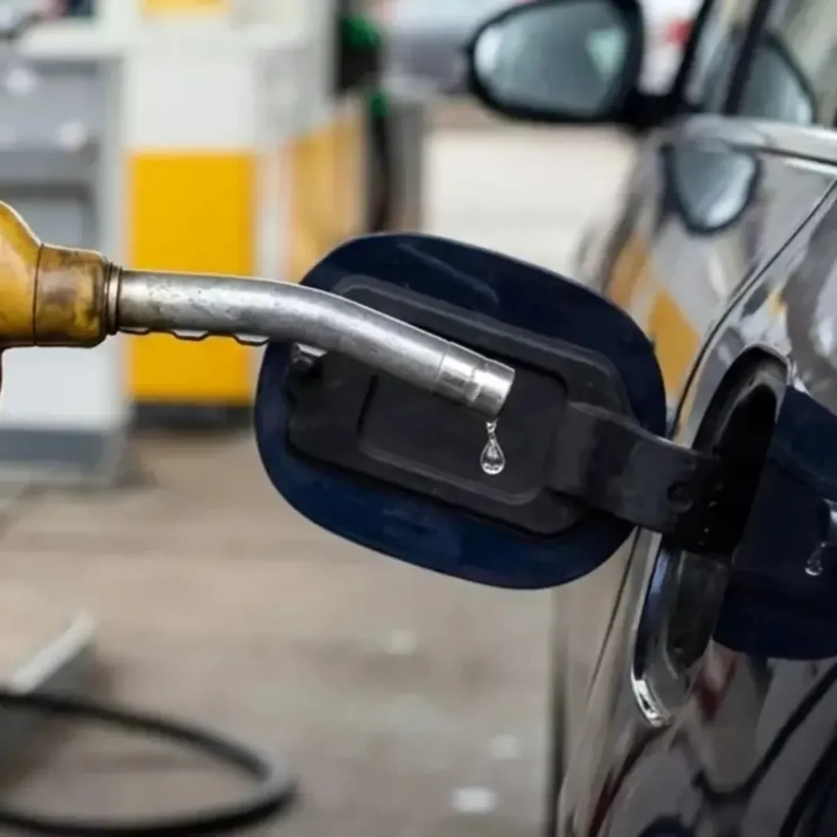 Petrolde yüzde 5 düşüş: Brent 100 doların altında, akaryakıt indirimi kapıda