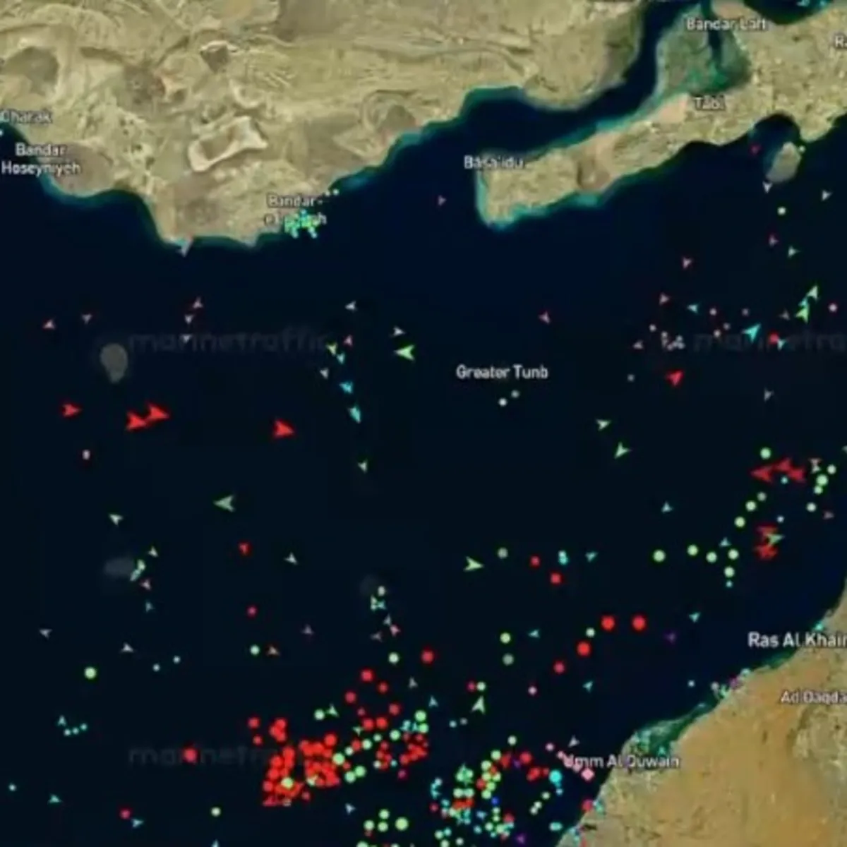 Petrol koridorunda gizemli hareketlilik: Hürmüz'de hayalet gemi trafiği